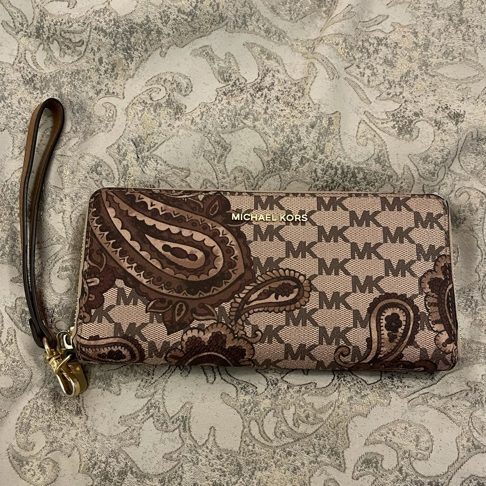 Michael Kors Wristlet Wallet